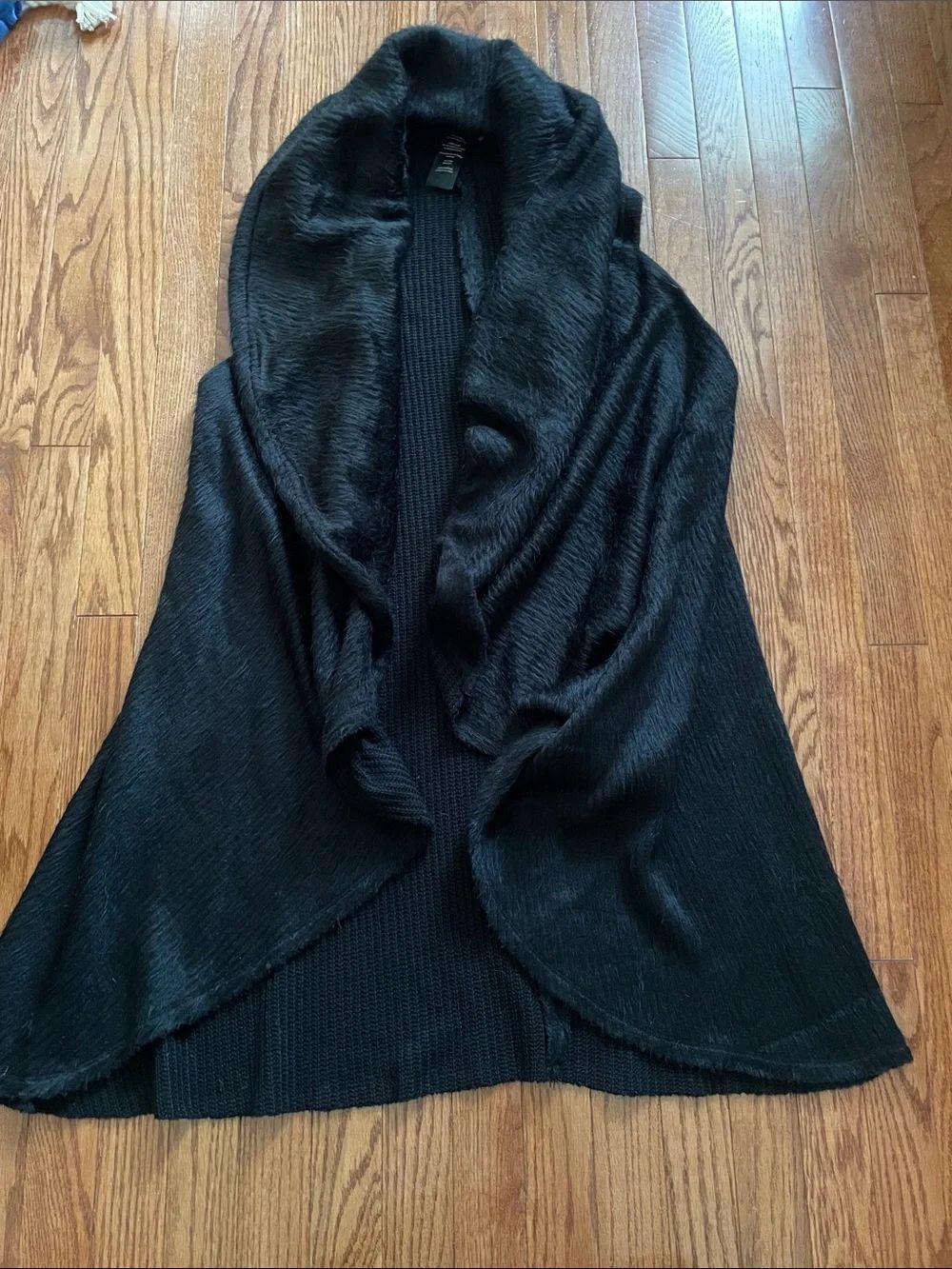 Alice + Olivia Black Faux Fur Shawl Open Waterfall Cardigan Vest Sz Medium/Large